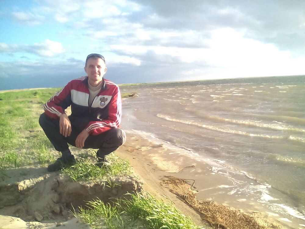  ,   Vadim, 48 ,   