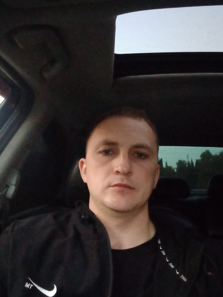  35507276  Vasily, 33 ,    