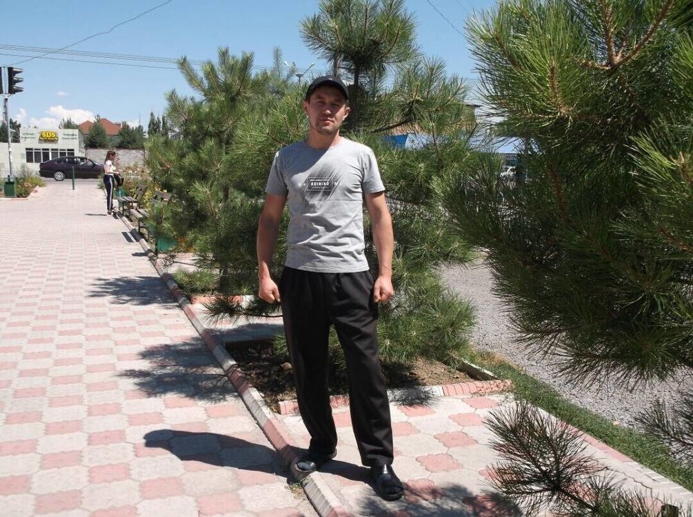  20355326  Akimjan, 38 ,    