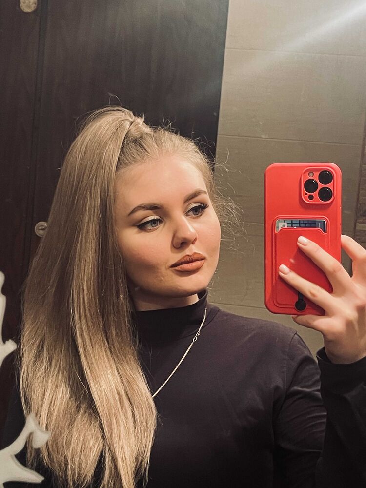  33289666  Ekaterina, 26 ,    