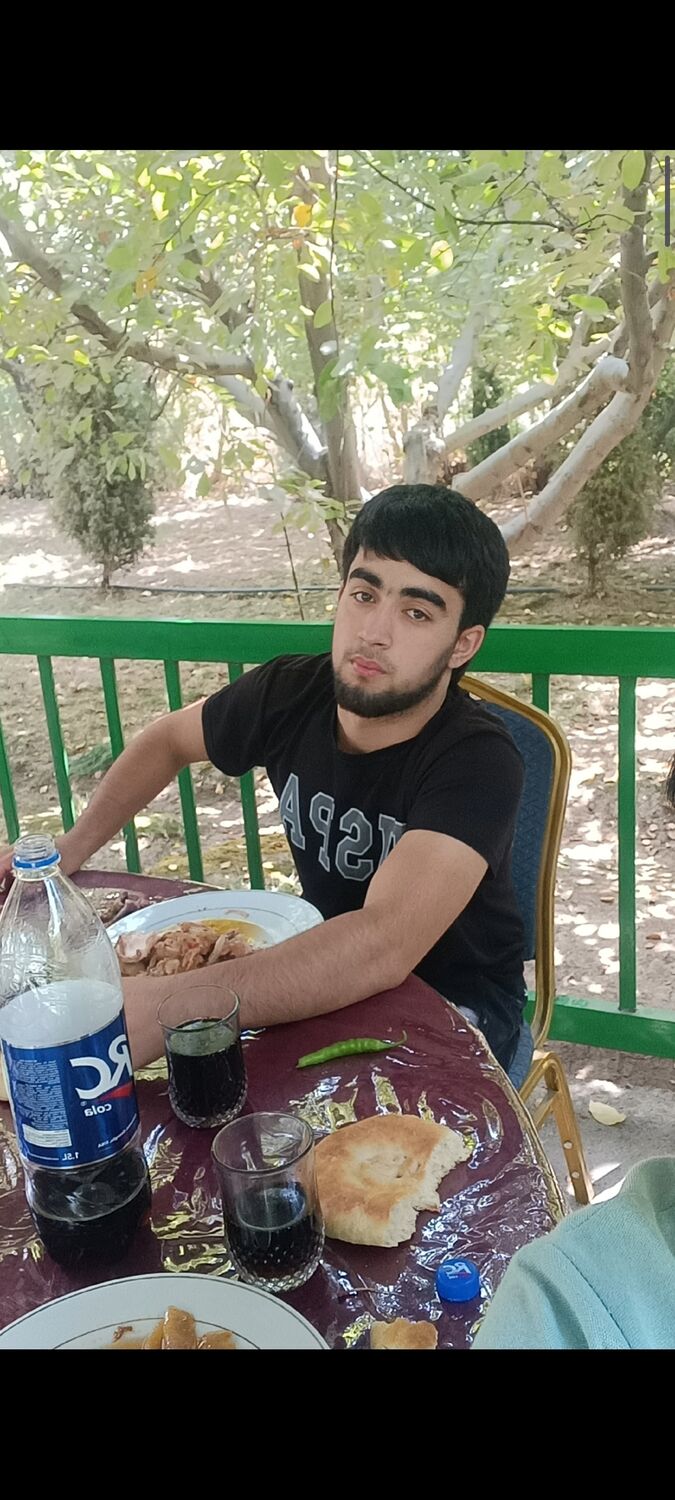  42864146  Azizjon, 19 ,    
