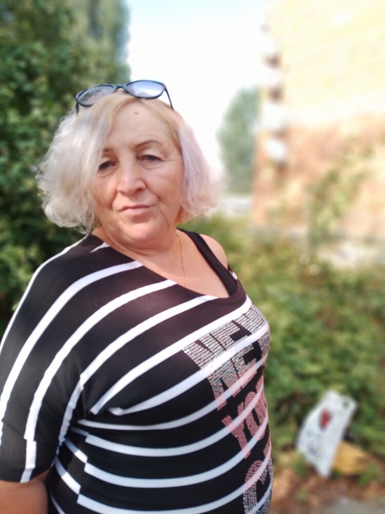  ,   Irina, 61 ,   c 
