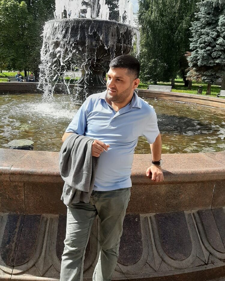  33898246  Bader, 42 ,    