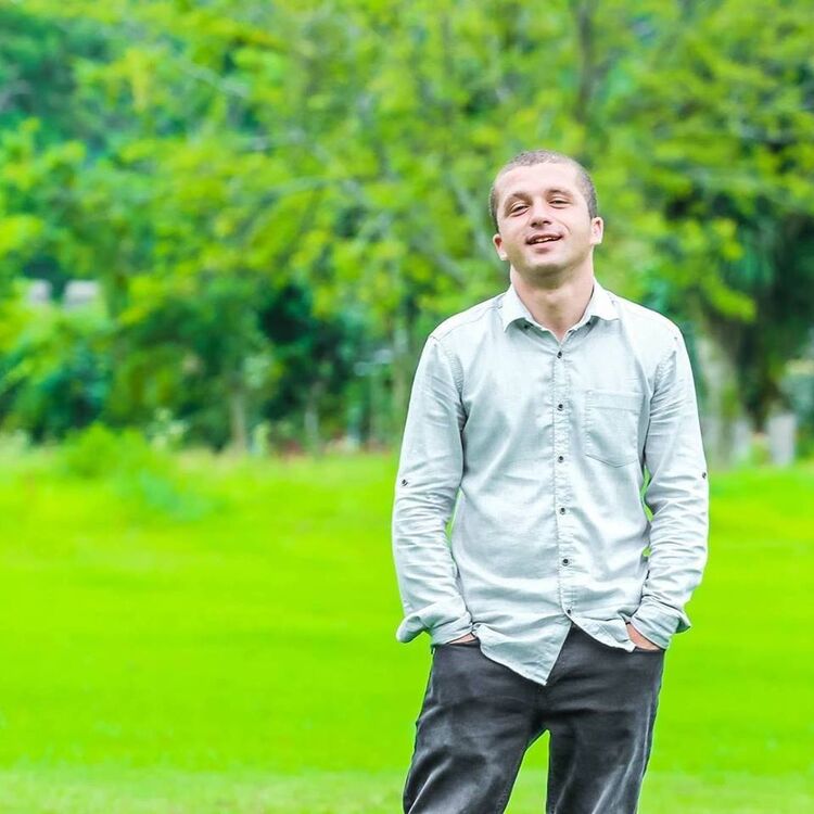  17446766  Giga, 33 ,    