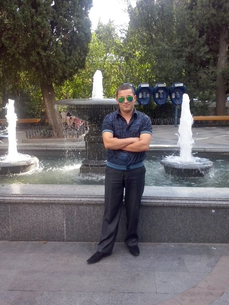  ,   Armen, 33 ,   