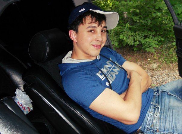  4123956  Bislan, 32 ,    