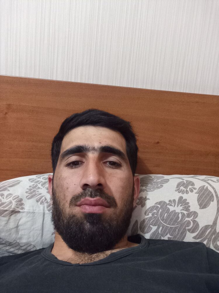  44043486  Cavid, 33 ,    