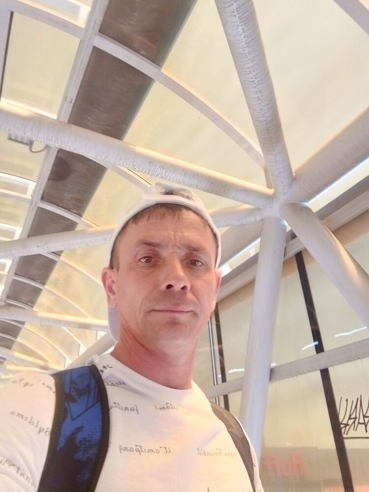  ,   Artur, 43 ,   ,   