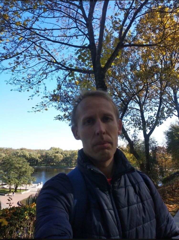  53819156  Konstantin, 44 ,    
