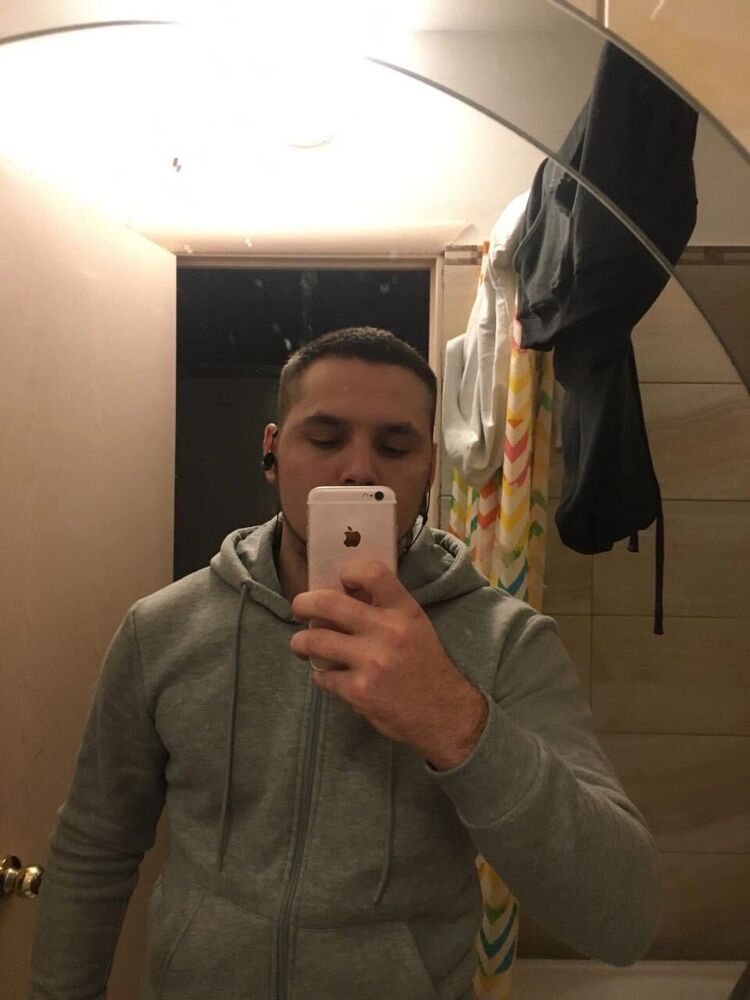  41918736  , 21 ,    