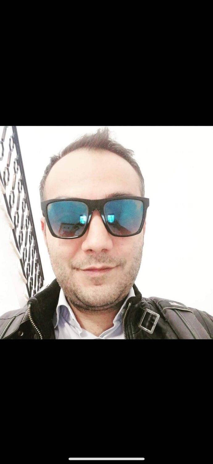  53495766  Alexandru, 40 ,    