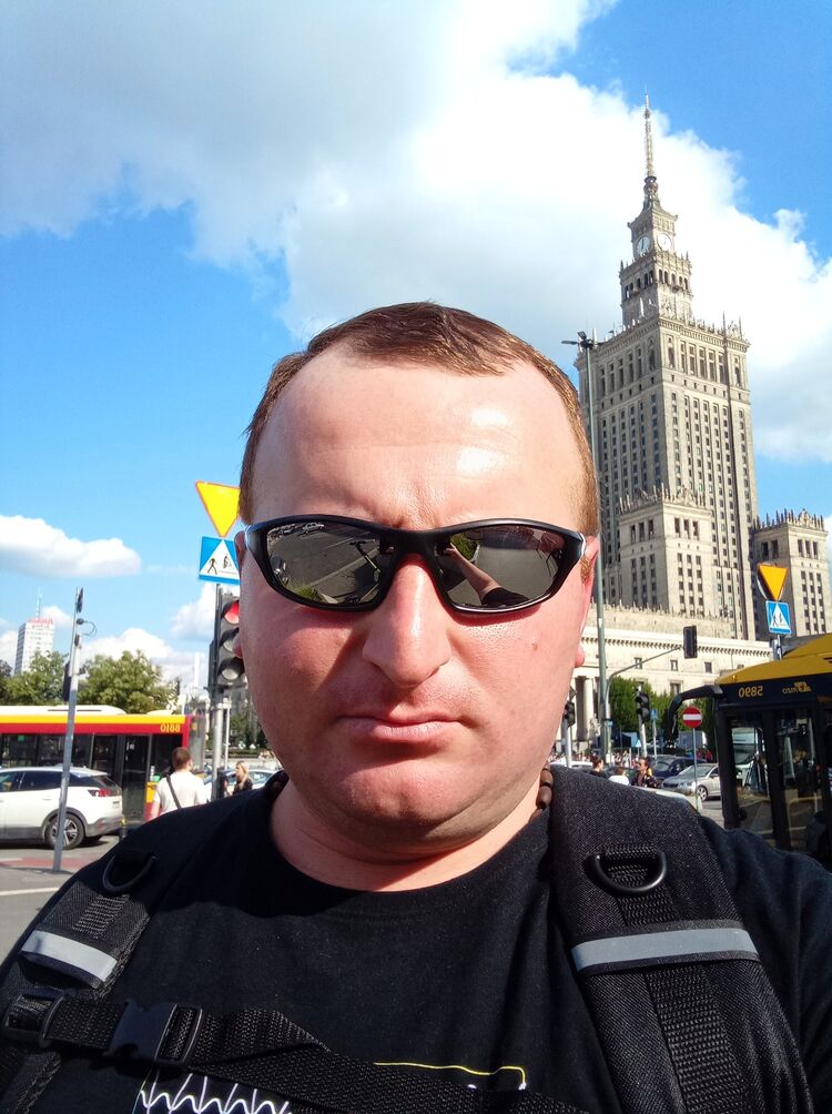  35248166  Zviad, 36 ,    