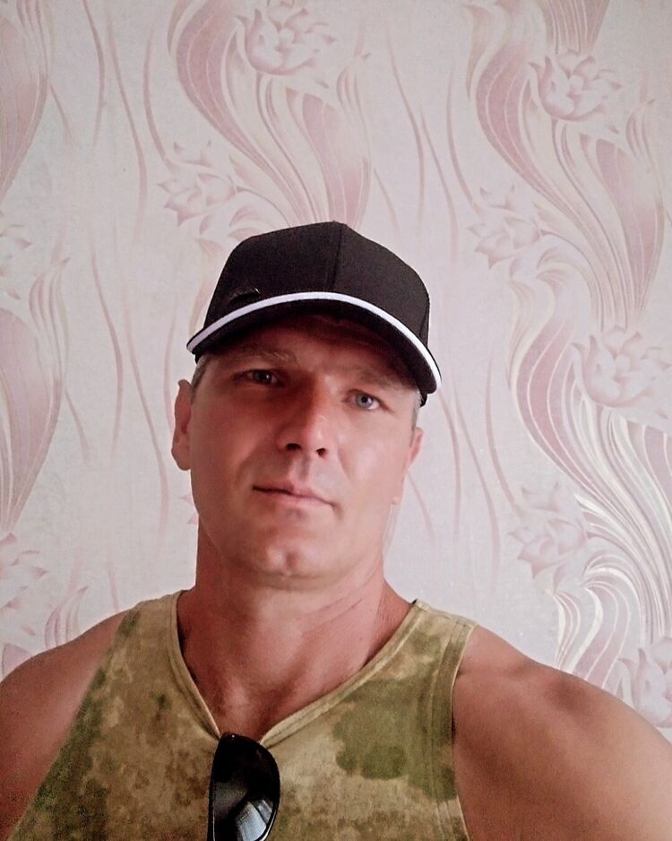  52394636  Alex, 45 ,    