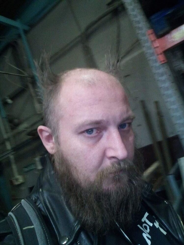  20562476  Blik, 43 ,    