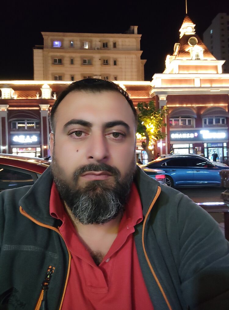  47835576  Giorgi, 38 ,    