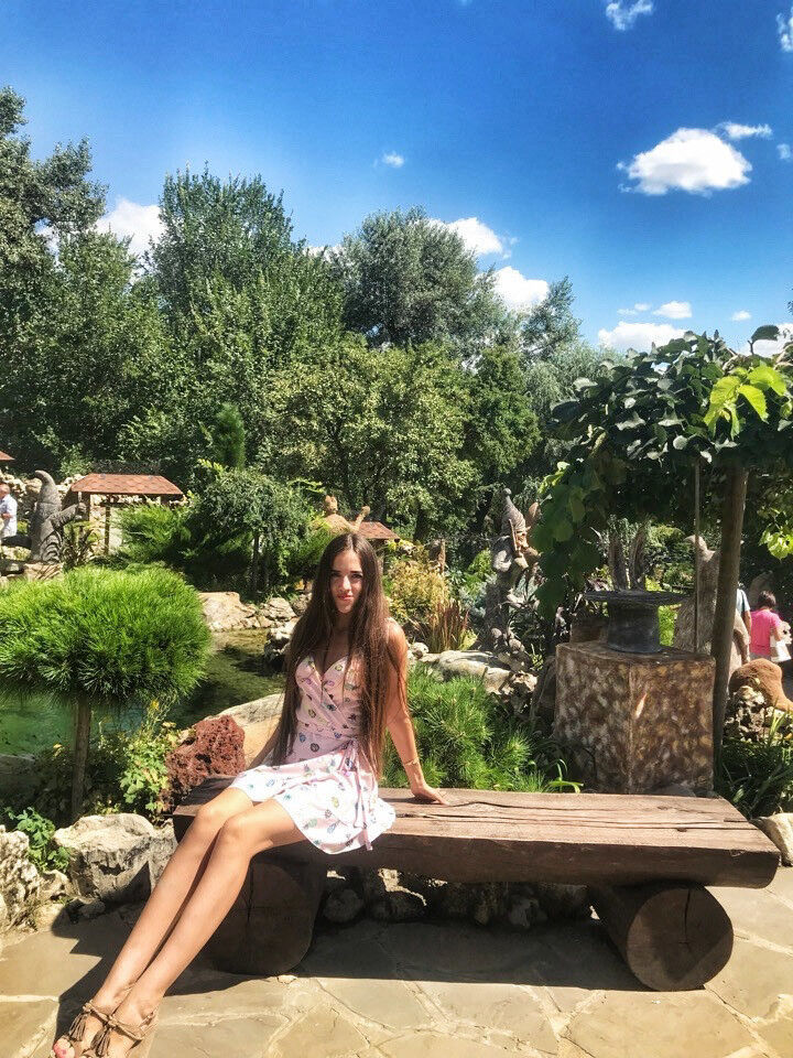  ,   Veronika, 32 ,  