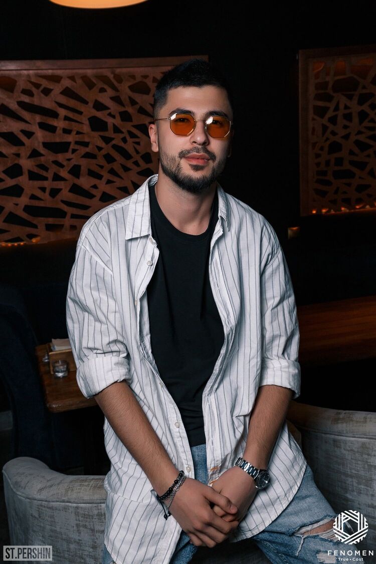  ,   Ibra, 27 ,     