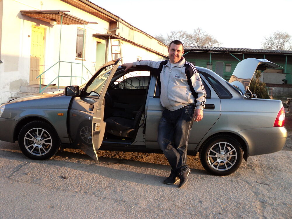  4448136  Maikl, 51 ,    