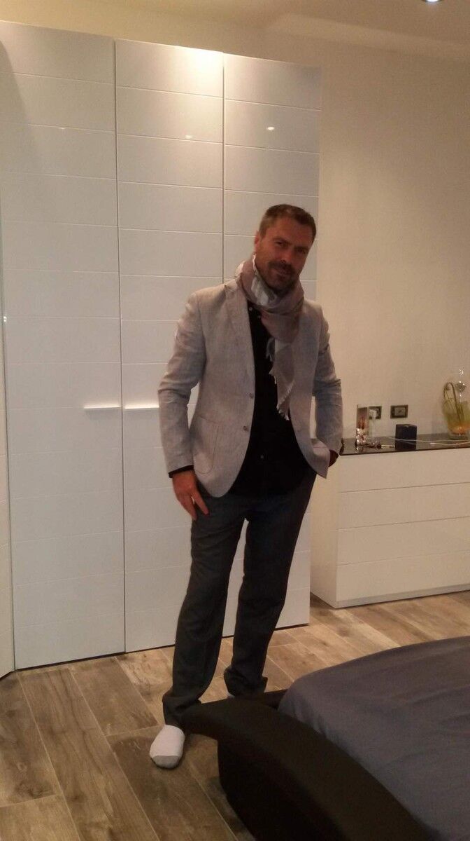  10189866  Sergei, 48 ,    