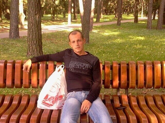  31515066  Pawel, 42 ,    