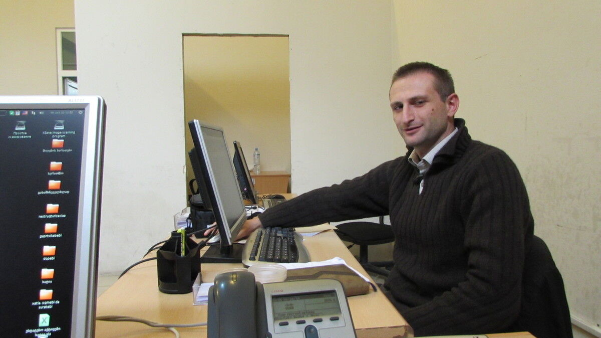  ,   Karlo, 40 ,   ,   , c 
