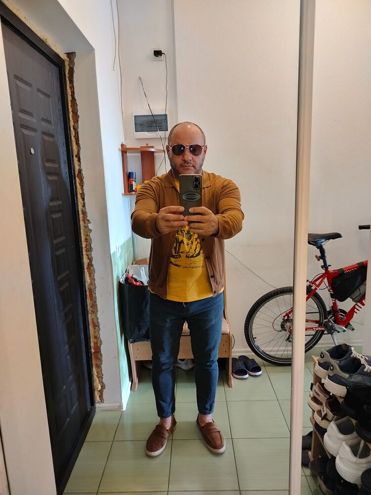  52318536  , 46 ,    