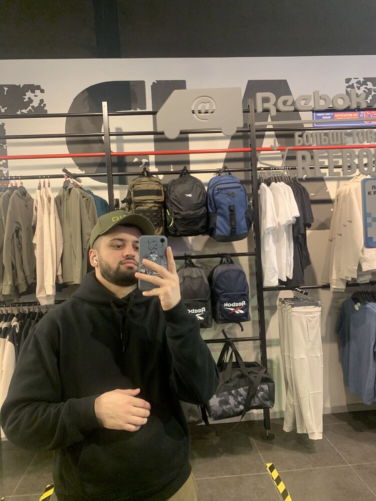  33788556  Ivan, 29 ,    