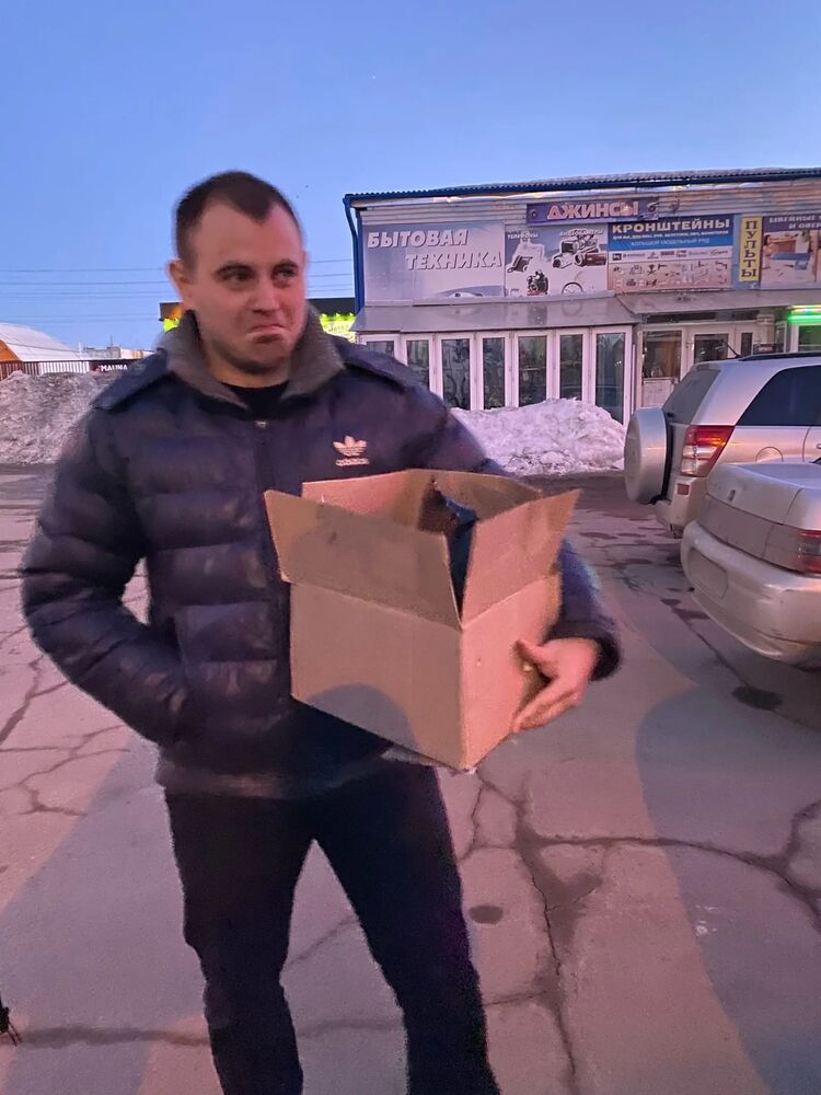  28888756  Sergey, 27 ,    