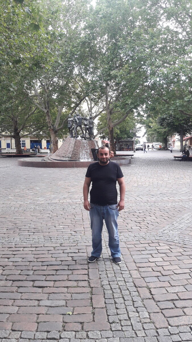  ,   Valeri, 36 ,   ,   , c 