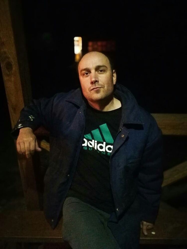  18379236  , 43 ,    