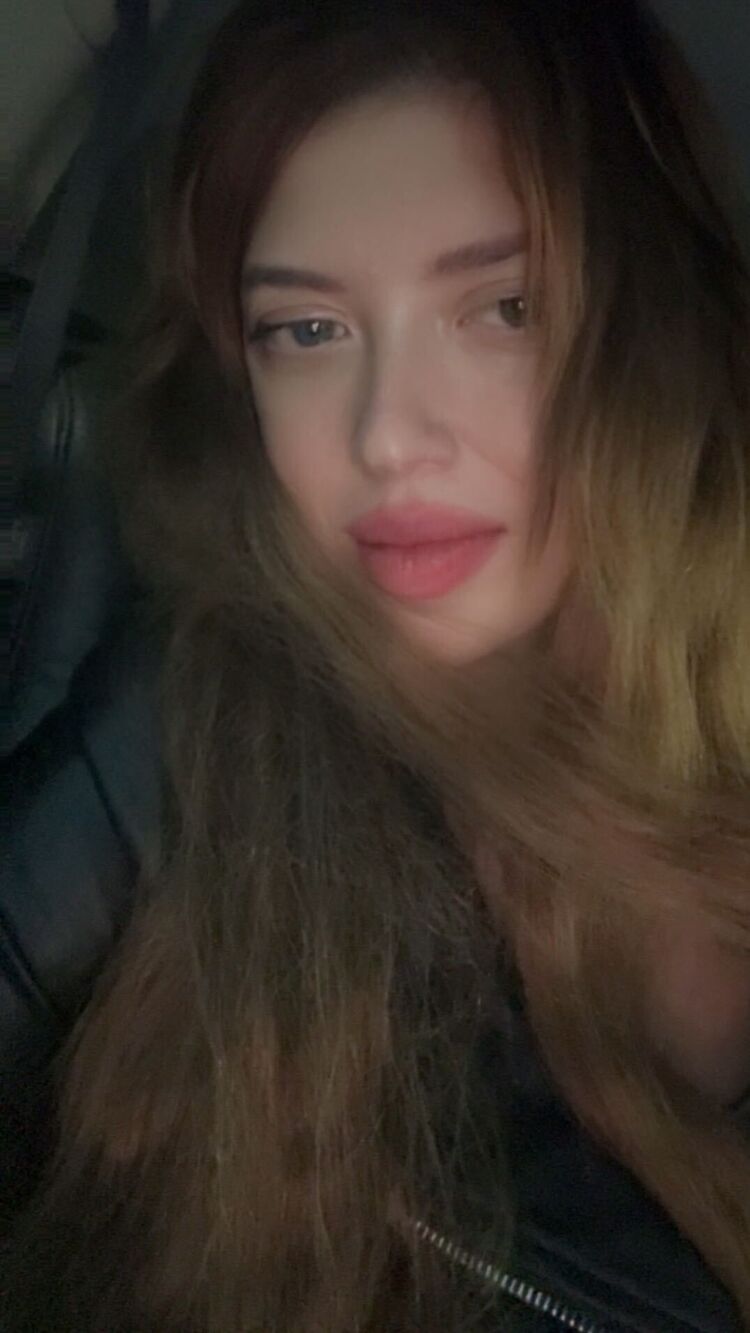  54526456  Nadina, 35 ,    