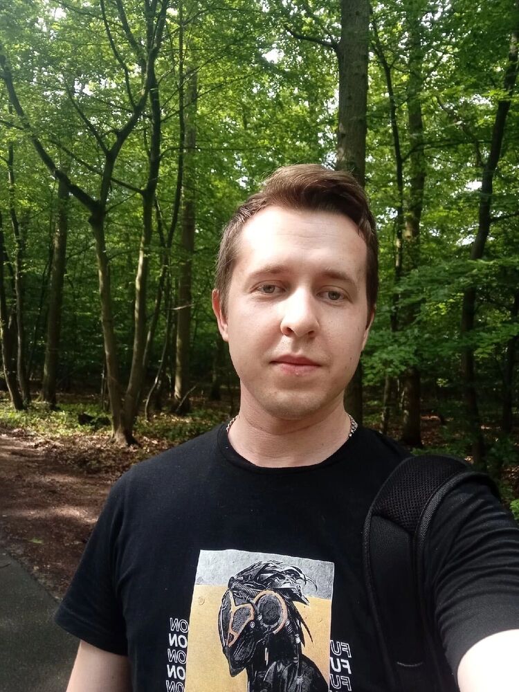  27411016  Viktor, 28 ,    