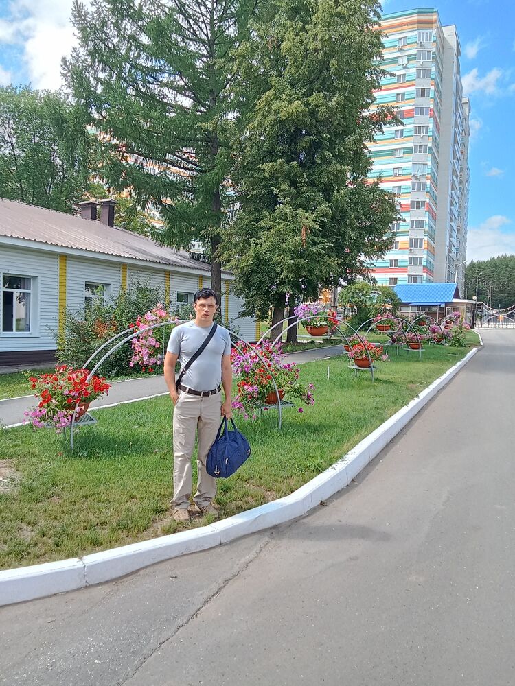  48420446  Valeriy, 50 ,    