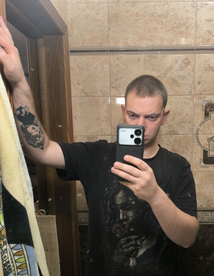  46768506  , 28 ,    