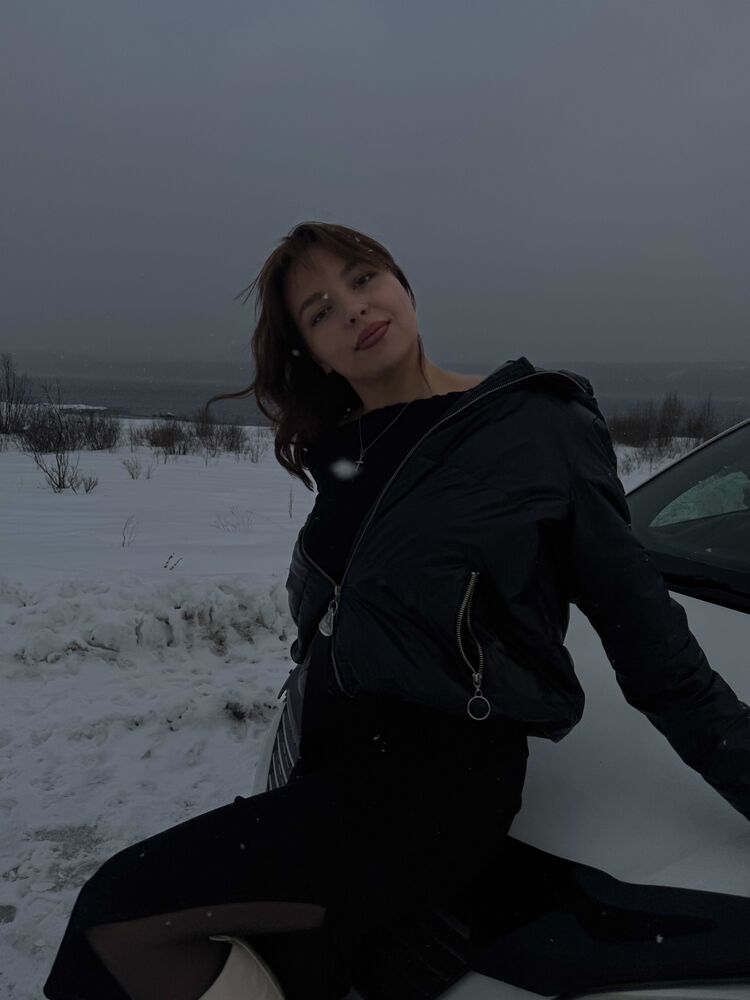  ,   Viktoria, 22 ,   ,   , 