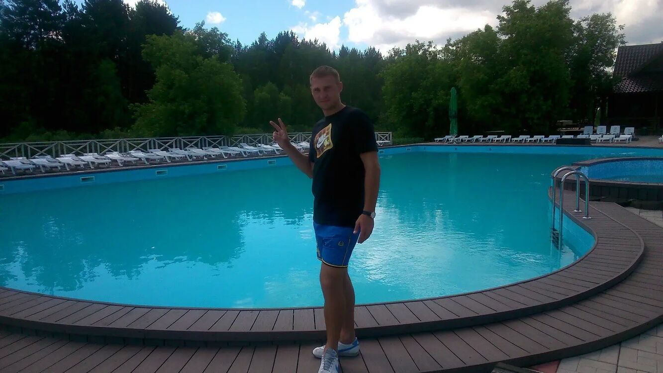  27159536  Roman, 36 ,    