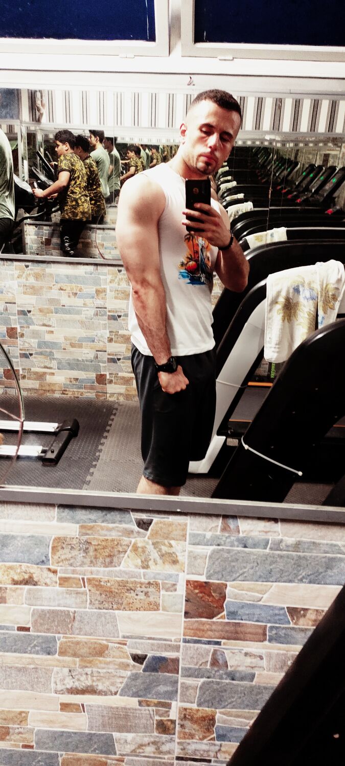  54329536  Ahmed, 32 ,    