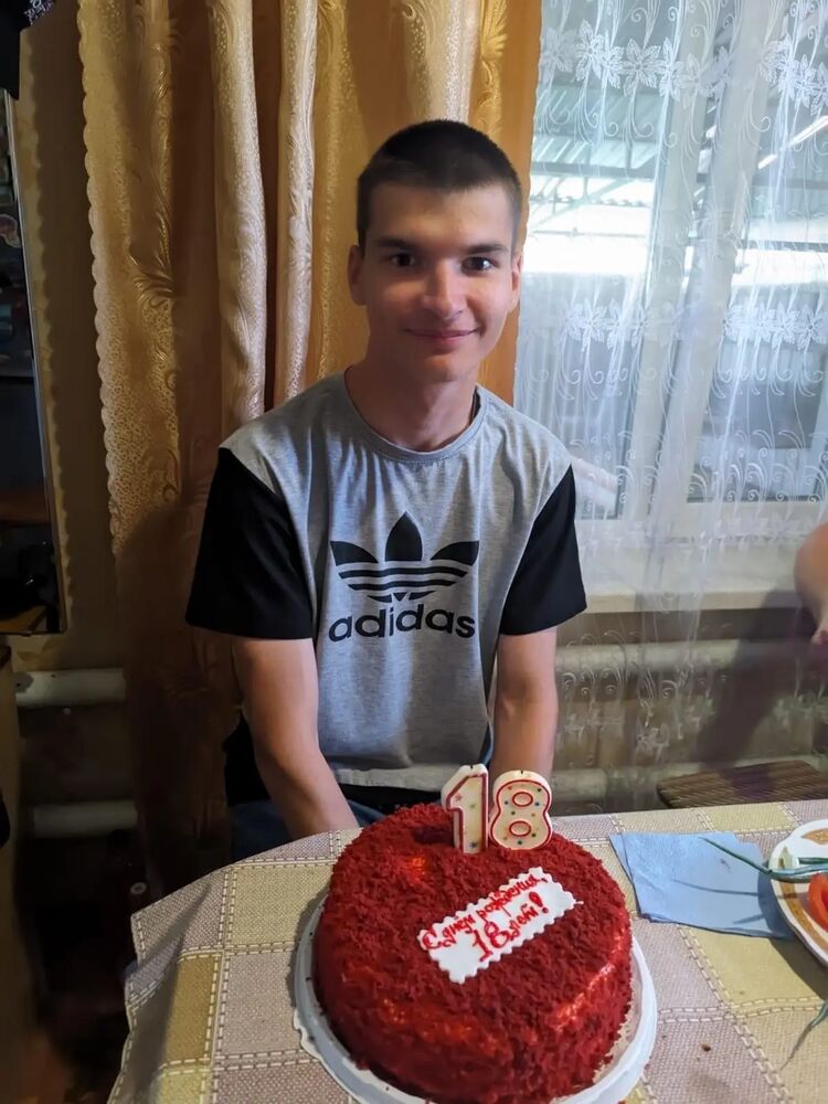  ,   Ivan, 19 ,   