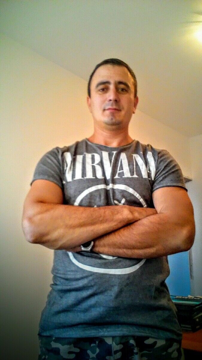  20547546  Victor, 43 ,    