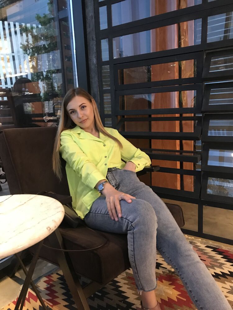  31310556  Valeria, 30 ,    