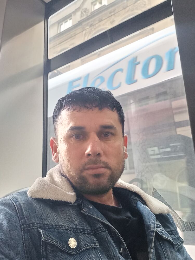  48523406  , 37 ,    Bohnice