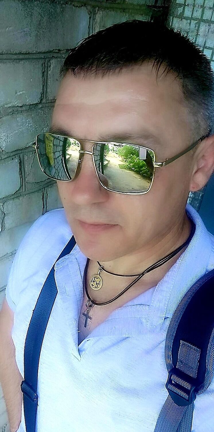  ,   Viktor, 48 ,   ,   , c , 