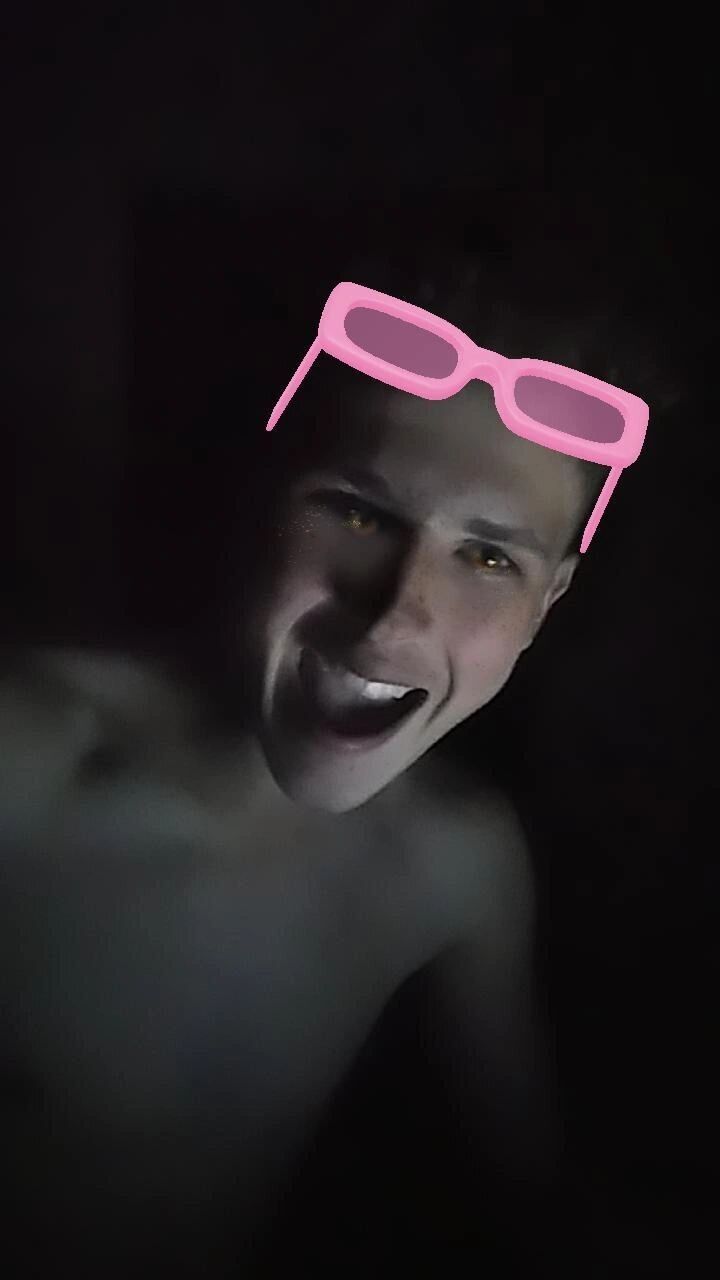  44369576  Ivan, 21 ,    