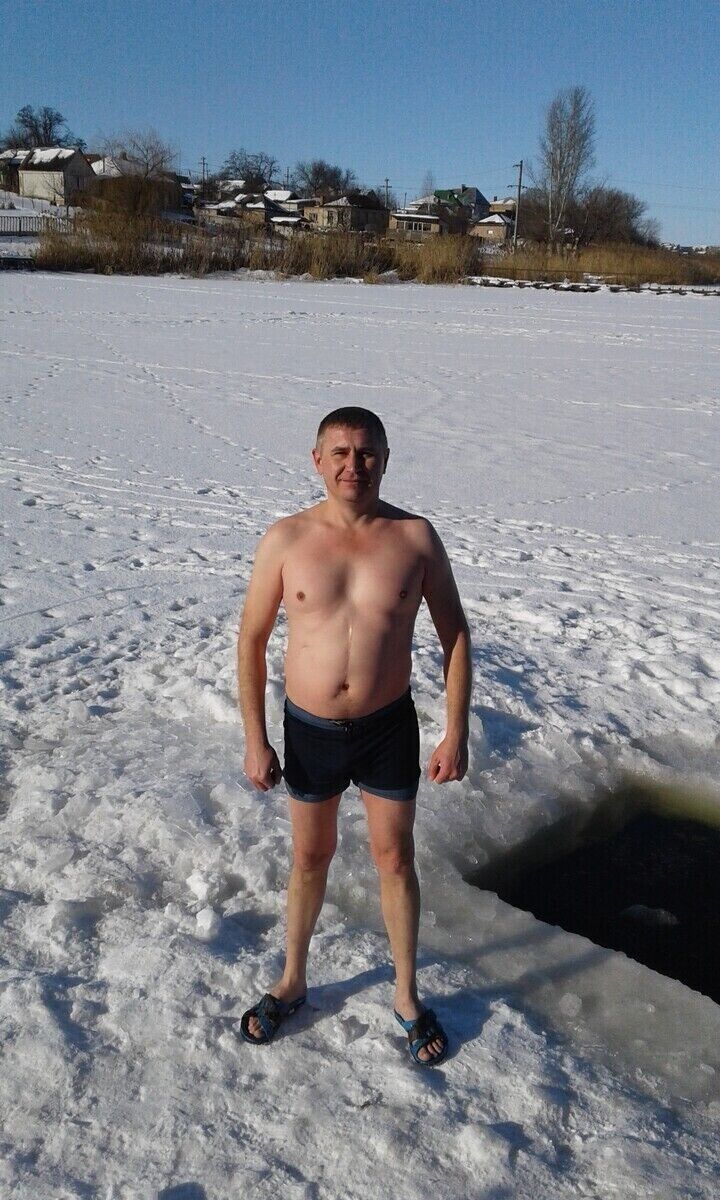  21121576  Gennadiy, 47 ,    