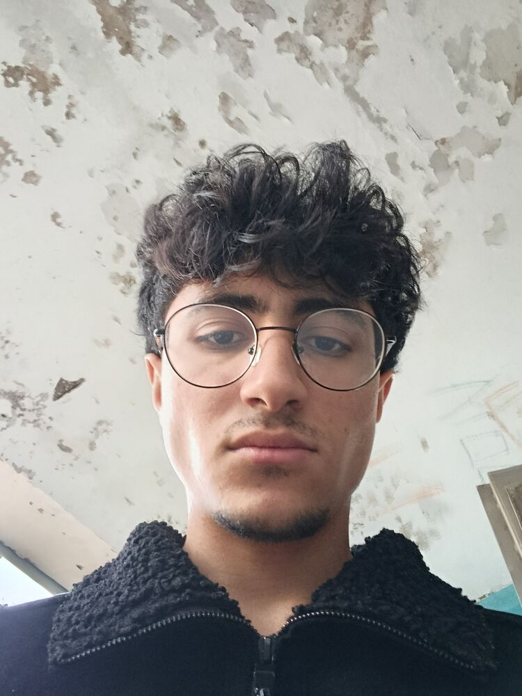  54338776  Tayler, 20 ,    