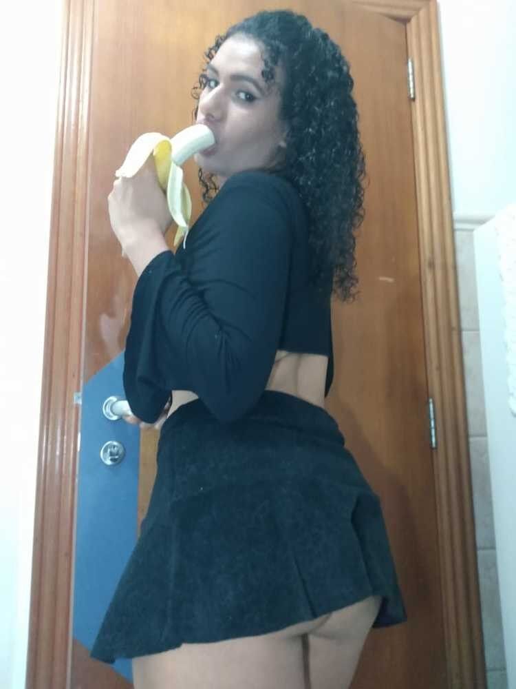  ,   Shadia, 49 ,   ,   , c , 