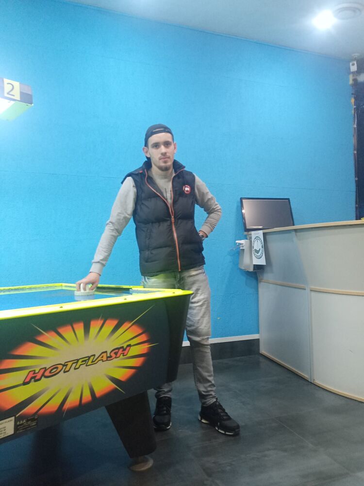  49913546  , 22 ,    