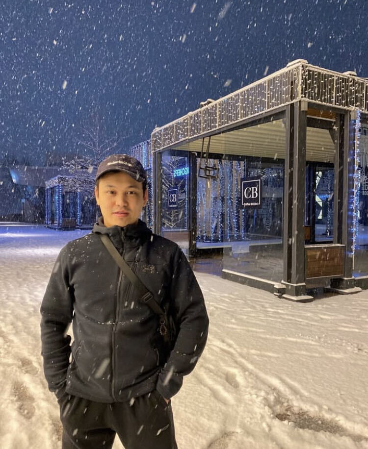  ,   Azamat, 31 ,   ,   , c 