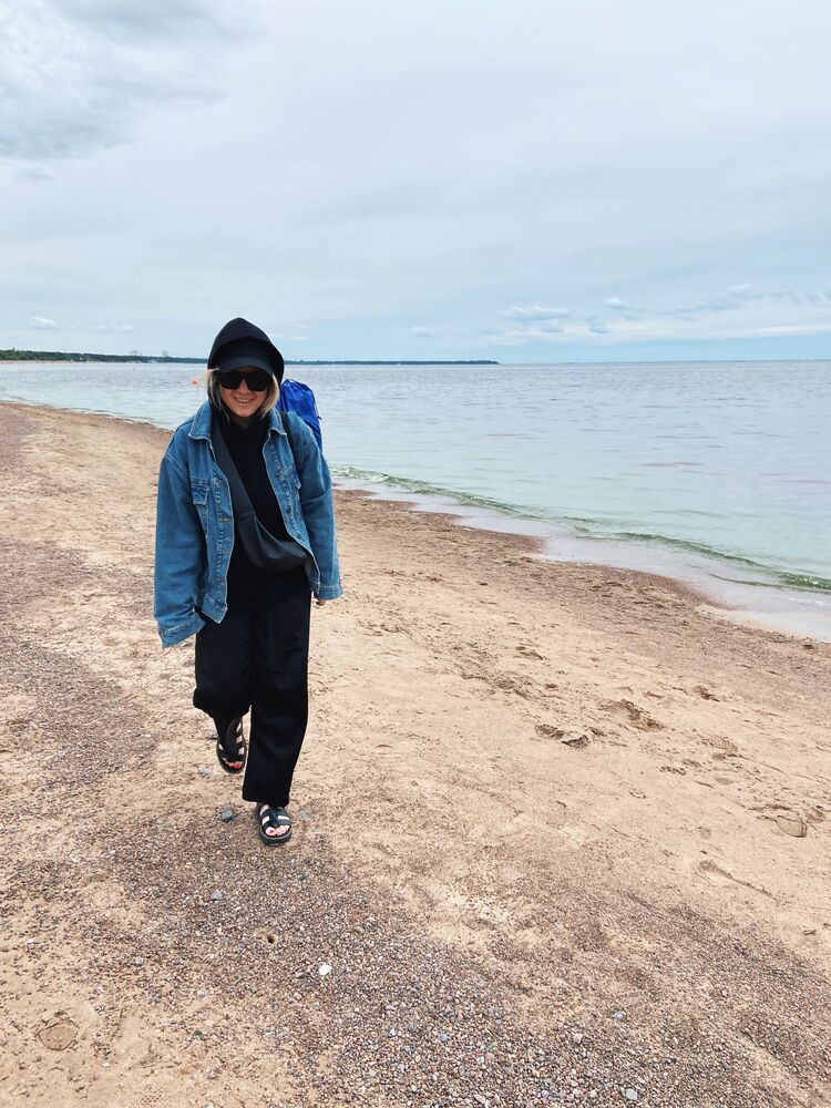  35795716  Charisma, 40 ,    -