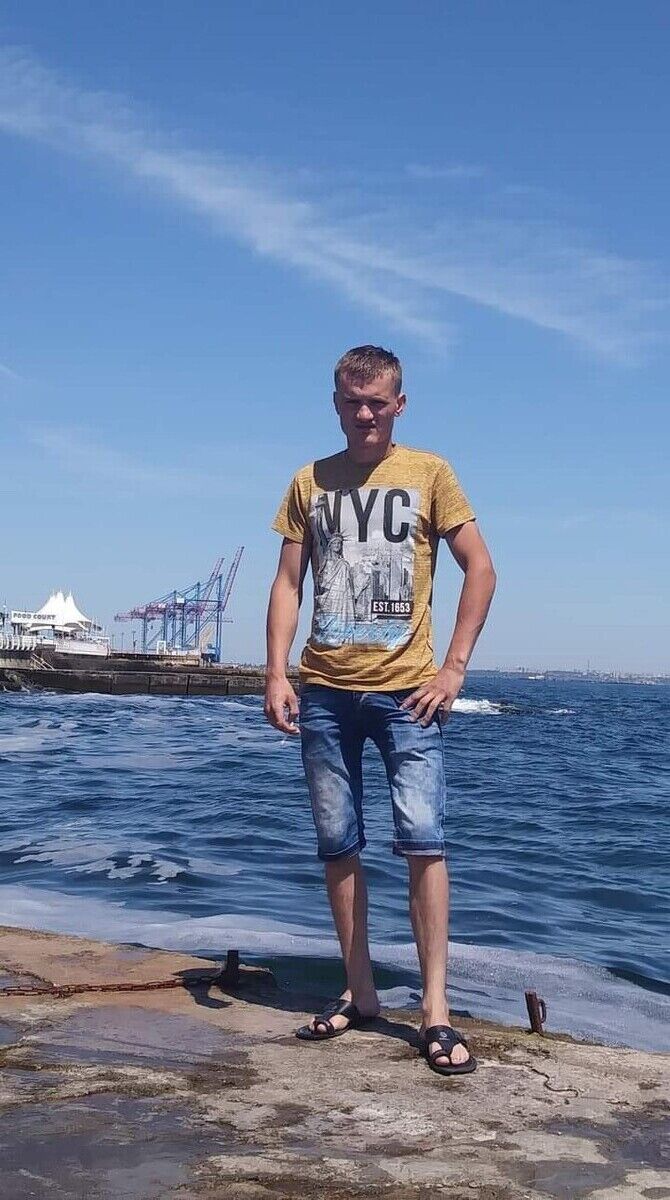  22423036  Ruslan, 32 ,    
